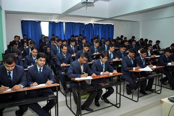 RB Mundada College of Arts campus in Pune, Maharashtra, India — photo 3