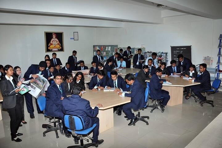 RB Mundada College of Arts campus in Pune, Maharashtra, India — photo 6