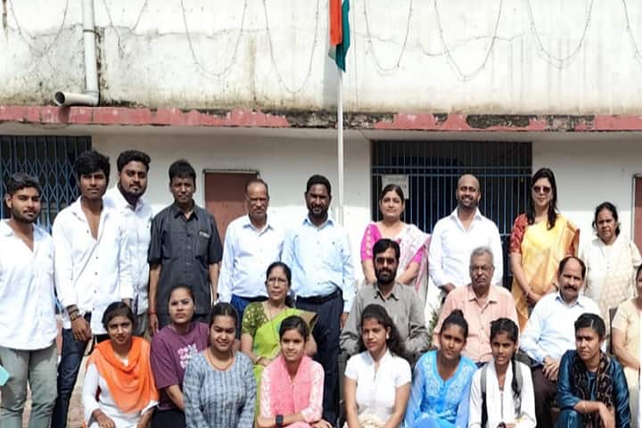 Shahid Rajeev Pandey Government College campus in Raipur, Chhattisgarh, India — photo 1