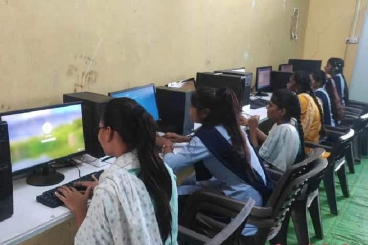 Saraswati Kala Mahavidyalaya campus in Akola, Maharashtra, India — photo 3