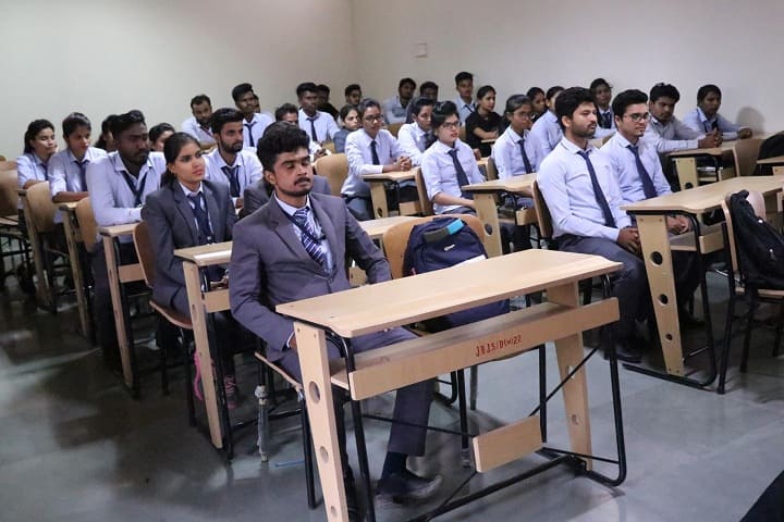 Saraswati Mahila Mahavidyalaya campus in Nagpur, Maharashtra, India — photo 3