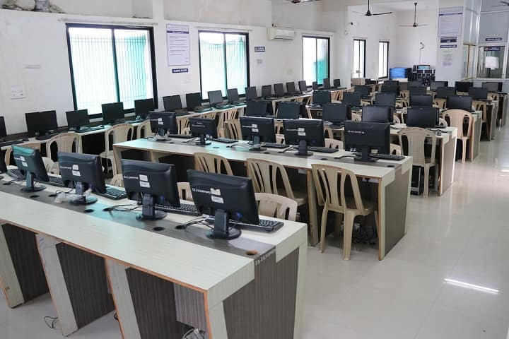 Saraswati Mahila Mahavidyalaya campus in Nagpur, Maharashtra, India — photo 5