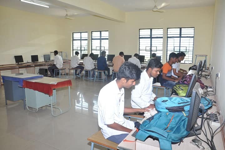 Sree Siddaganga First Grade College of Arts and Commerce campus in Bangalore, Karnataka, India — photo 5