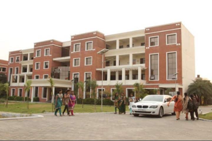 Vels University Chennai campus in Chennai, Tamil Nadu, India — photo 4