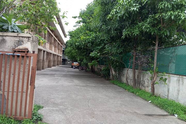 Nashik Shikshan Prasarak Mandal Arts and Commerce Ratra Mahavidyalaya campus in Nashik, Maharashtra, India — photo 2