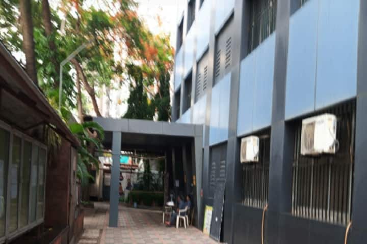 Chembur Karnataka Sangha's Chembur Karnataka Night College, Mumbai campus in Mumbai, Maharashtra, India