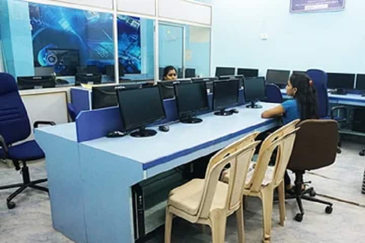 Chembur Karnataka Sangha's Chembur Karnataka Night College campus in Mumbai, Maharashtra, India — photo 5