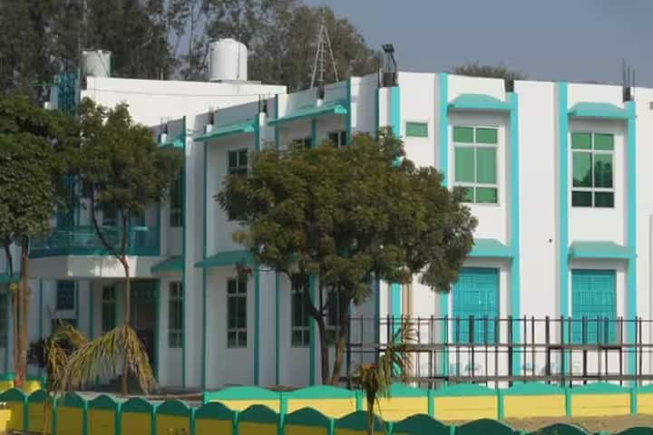 Dr ZH PG College campus in Etah, Uttar Pradesh, India — photo 1