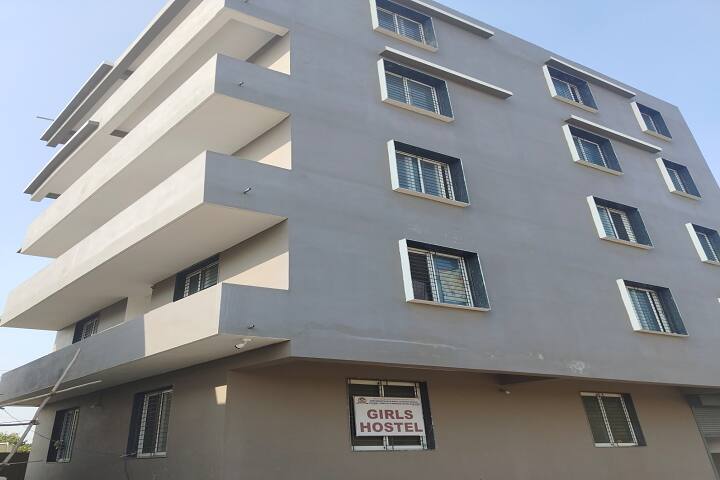 Shri Siddhivinayak Institute of Nursing campus in Harugeri, Karnataka, India — photo 3