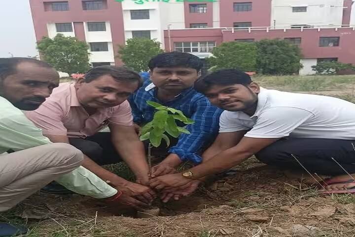 Government College campus in Banda, Uttar Pradesh, India — photo 5