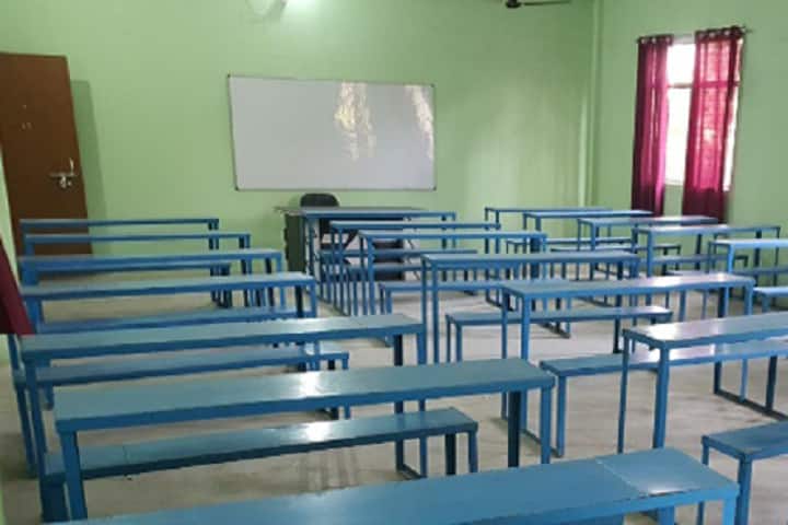 Maa Vindhyavasini Mahavidhyalay Pharmacy College campus in Sitapur, Uttar Pradesh, India — photo 4