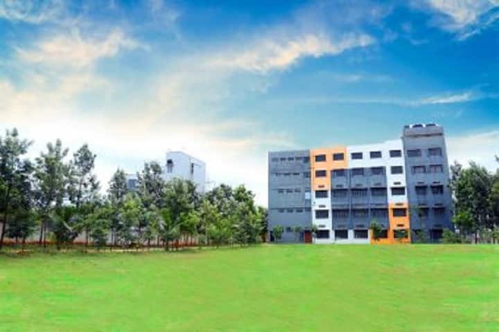 Varadaraja Institute of Allied Health and Paramedical Sciences campus in Tumkur, Karnataka, India — photo 1