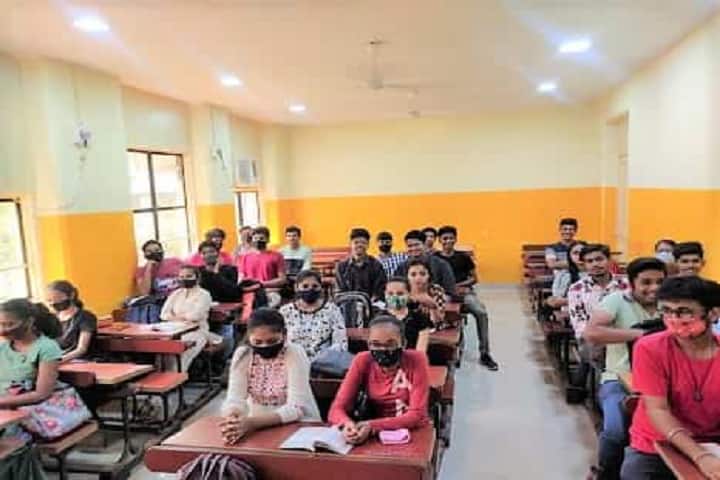 Lilavati Lalji Dayal Night College Of Commerce campus in Mumbai, Maharashtra, India — photo 3