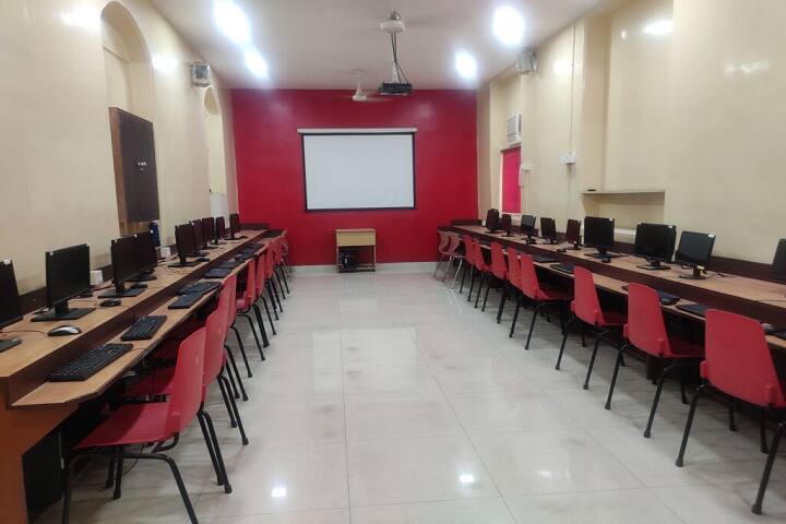 Lilavati Lalji Dayal Night College Of Commerce campus in Mumbai, Maharashtra, India — photo 5