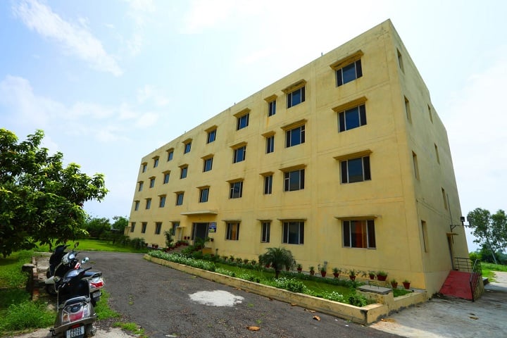 SBS College of Pharmacy campus in Amritsar, Punjab, India — photo 1