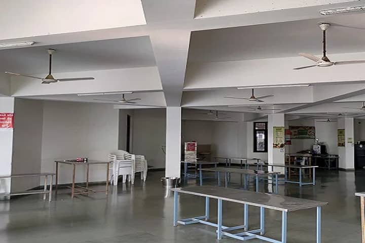 Pt Juggi Lal Arun Kumar Shiksha Sansthan campus in Sultanpur, Uttar Pradesh, India — photo 2