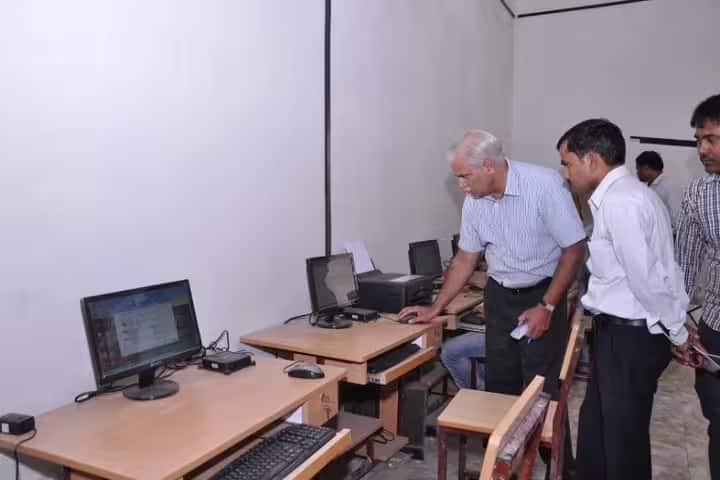 Omvir Singh Siyaram Mahavidyalaya campus in Firozabad, Uttar Pradesh, India — photo 3