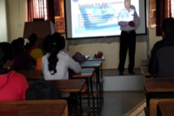 Sahebraoji Buttepatil Mahavidyalaya campus in Pune, Maharashtra, India — photo 2