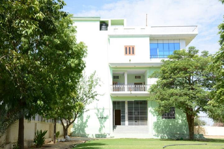 Subhash Vidya Mandir Shikshak Prashikshan Mahavidyalaya campus in Sikar, Rajasthan, India — photo 5