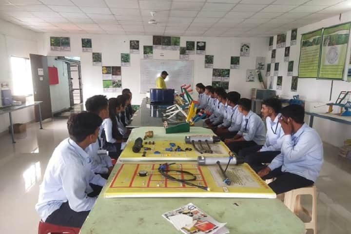 Karmayogi Babaraoji Jogdand College of Agriculture campus in Amkheda, Maharashtra, India — photo 6