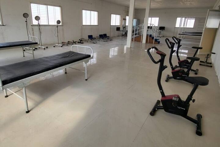 Dr Shivajirao Ghogare Optometry Institute campus in Osmanabad, Maharashtra, India — photo 5