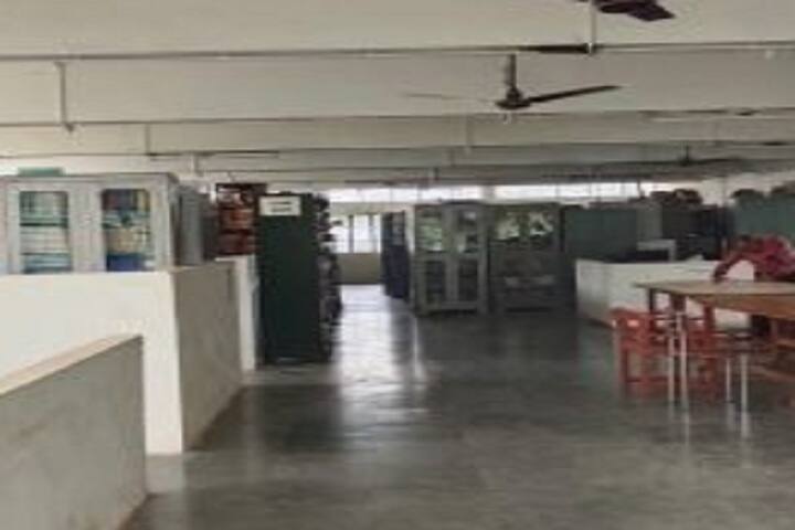 Sheth LH Science College campus in Mansa, Gujarat, India — photo 5