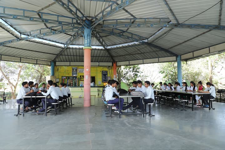 Shri Guru Sandipani Girls Institute Of Professional Studies campus in Ujjain, Madhya Pradesh, India — photo 2