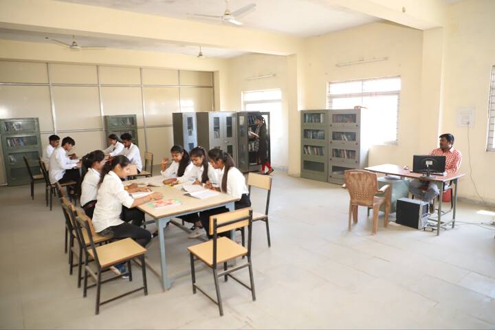 Shri Guru Sandipani Girls Institute Of Professional Studies campus in Ujjain, Madhya Pradesh, India — photo 6