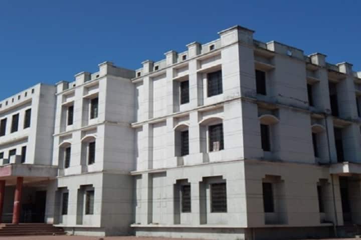 Tukojirao Pawar Government Science College campus in Dewas, Madhya Pradesh, India — photo 1