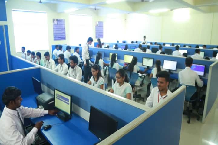 Dnyanshree Institute of Engineering and Technology campus in Satara, Maharashtra, India — photo 4