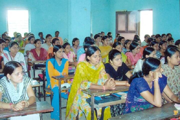 SSPM Arts and Science Mahila College campus in Shahada, Maharashtra, India — photo 3