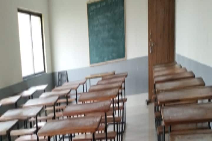 SS And SS Vidyadhan Commerce College campus in Dhule, Maharashtra, India — photo 2