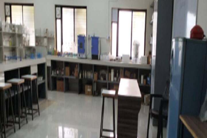 SS And SS Vidyadhan Commerce College campus in Dhule, Maharashtra, India — photo 4