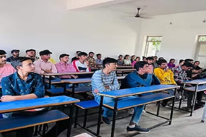 Kisan Bharati Art Commerce and Science College campus in Mehsana, Gujarat, India — photo 2