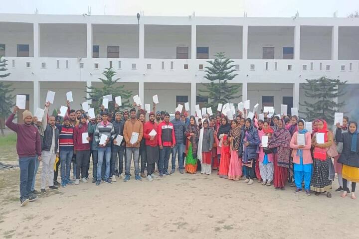 Dr Parashuram Deenbandhu PG College campus in Ambedkar Nagar, Uttar Pradesh, India — photo 1