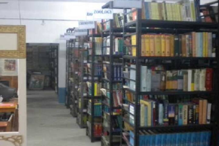 Raiganj Surendranath Mahavidyalaya campus in Raiganj, West Bengal, India — photo 2