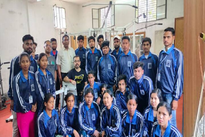 Raiganj Surendranath Mahavidyalaya campus in Raiganj, West Bengal, India — photo 4