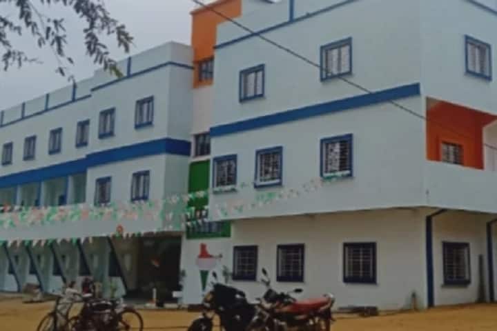 Career College of Nursing campus in Raigarh, Chhattisgarh, India — photo 1