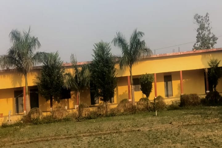 Chaudhary Hukum Singh Dev Kunwar Mahavidyalaya campus in Etawah, Uttar Pradesh, India — photo 2