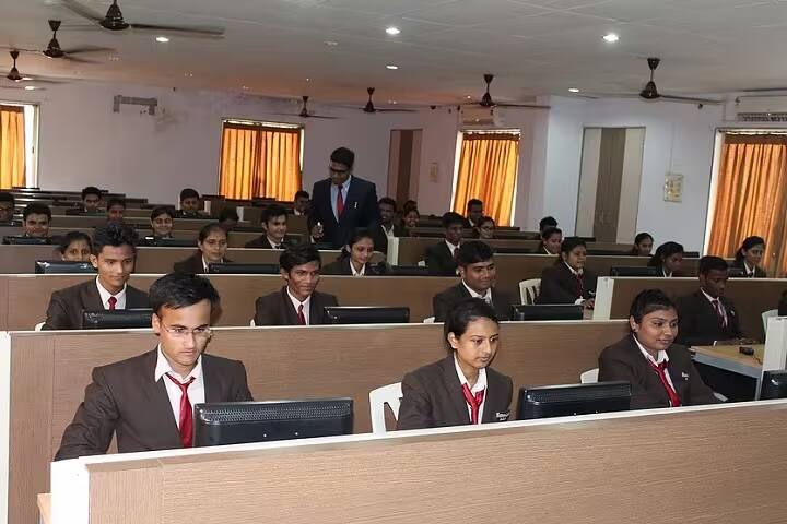 Naran Lala School of Industrial Management and Computer Science campus in Navsari, Gujarat, India — photo 6