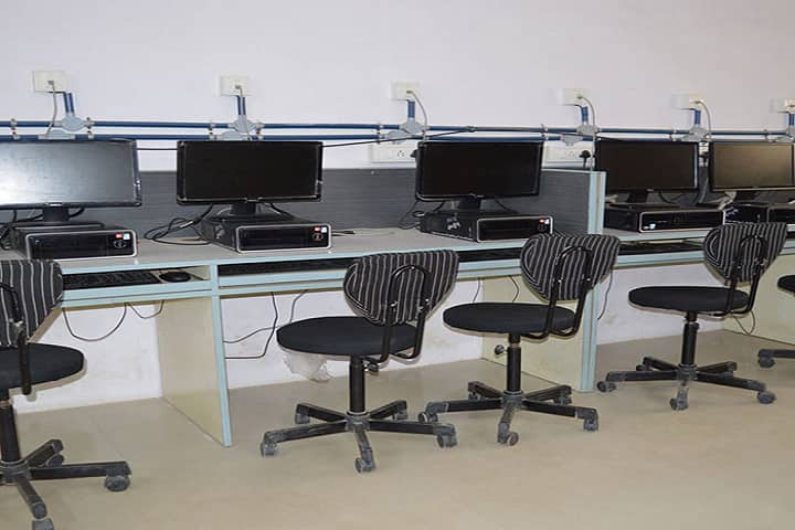 Smt Lilavatiben Manilal Shah Science College campus in Radhanpur, Gujarat, India — photo 4