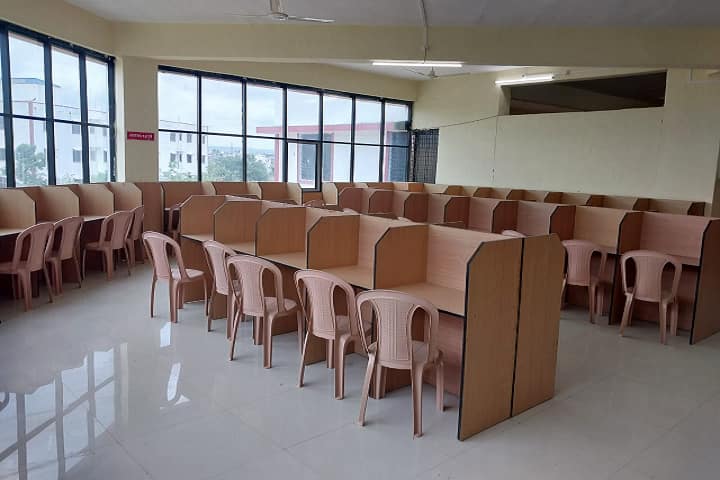 Mahesh Ayurved College and Hospital campus in Ashti, Maharashtra, India — photo 4