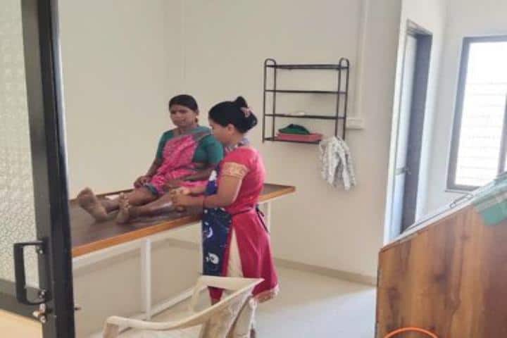 Rukhmini Ayurvedic Medical College campus in Sangamner, Maharashtra, India — photo 4