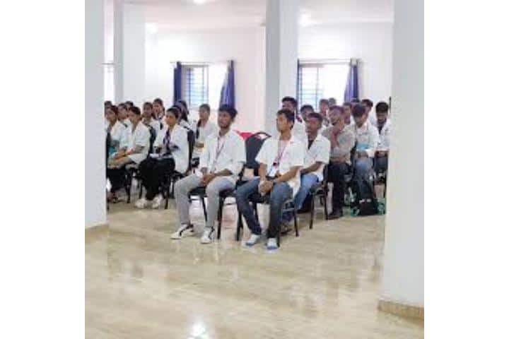 Shri Prakashchand Jain Ayurvedic Medical College campus in Jalgaon, Maharashtra, India — photo 3