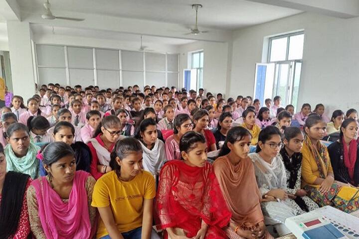 Saraswati Mahila Mahavidyalaya campus in Patan, Rajasthan, India — photo 1