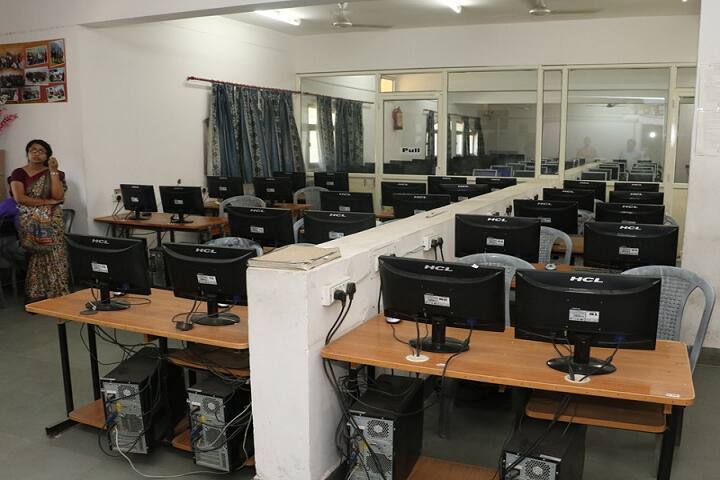 Career College of Nursing campus in Bhopal, Madhya Pradesh, India — photo 4