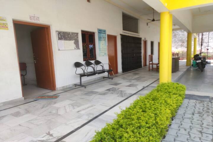 Phoolchand Gramin Mahila Mahavidyalaya campus in Azamgarh, Uttar Pradesh, India — photo 3