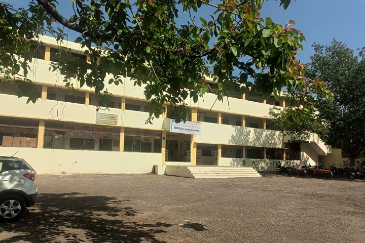 Karmaveer Tatyasaheb Hari Raoji Patil Arts and Science College campus in Kolgaon, Maharashtra, India — photo 2