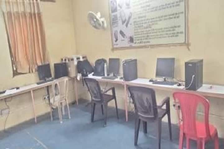 Karmaveer Tatyasaheb Hari Raoji Patil Arts and Science College campus in Kolgaon, Maharashtra, India — photo 5