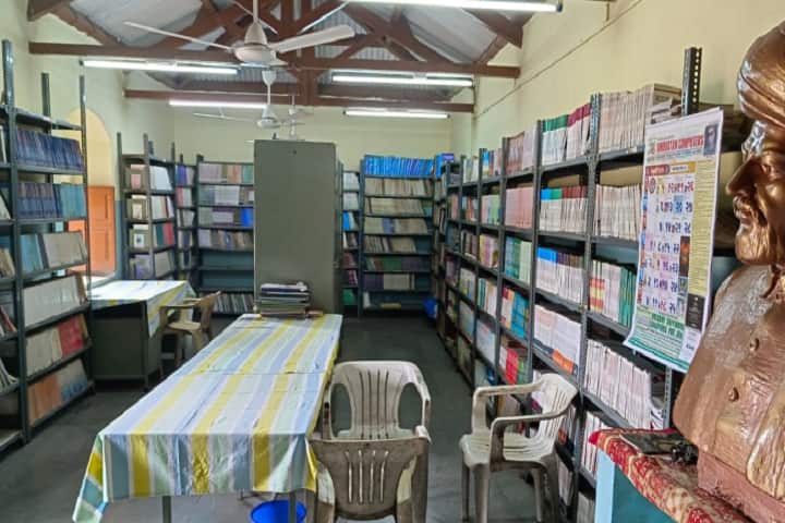 Dr Babasaheb Ambedkar Commerce and Maharshi Vitthal Ramji Shinde Arts College campus in Pune, Maharashtra, India — photo 5